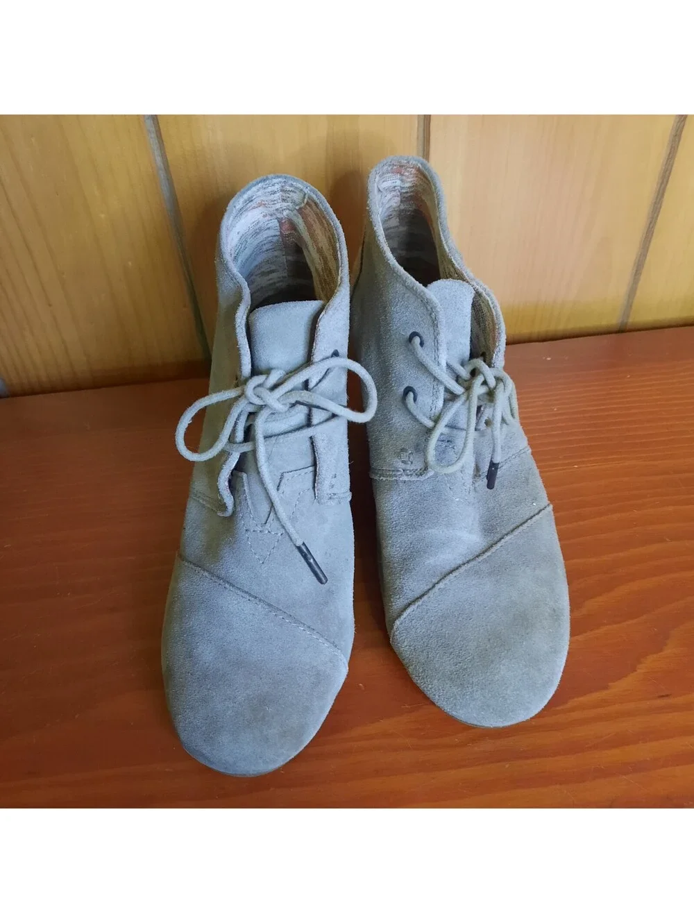 Toms Suede Tan Wedge Booties Size 9.5 Pattern Inside Womens